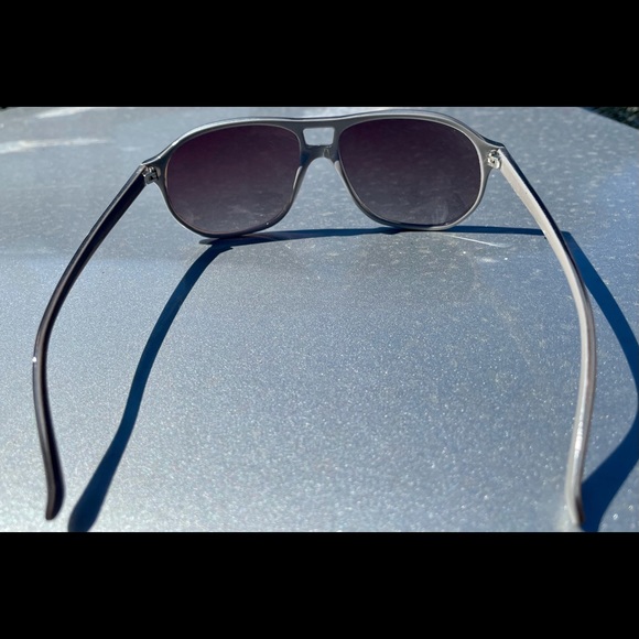 Perry Ellis sunglasses - Picture 3 of 3